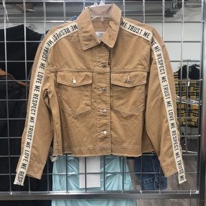 BERSHKA LIGHT JACKET